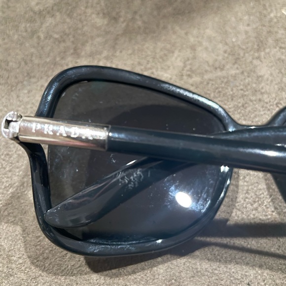 Prada sunglasses - Picture 2 of 5